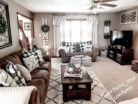 Plaid Living Room, Brown Couch Living Room, Farm House Livingroom, Farmhouse Living Room Decor, Farmhouse Living Room Decor Ideas, Rustic Farmhouse Living Room, Farmhouse Living Room, Living Room Decor Ideas, Brown Living Room