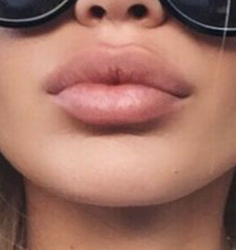 Big Lips Aesthetic, Russian Lips Filler, Desired Lips, Wide Lips, Russian Lips, Big Lips Natural, Heart Shaped Lips, Lips Inspiration, Face Fillers