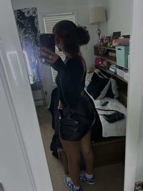 Leather skirt, blaxk crop top and Jackie Robinson Dunk Low Crop Top Outfit Black Women, Leather Crop Top Outfit, Outfits With Dunks, Outfits Dunks, Low Dunks Outfit, Dunks Outfit, Leather Crop Top, Jackie Robinson, Crop Top Outfits