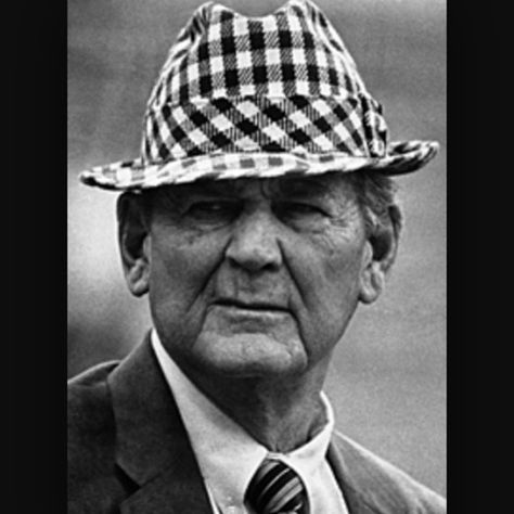 rolltide_roll1831’s photo: Bear Bryant:  know what it takes to win. If I can sell them on what it takes to win, then we are not going to lose too many football games.” #bamafootball #Alabamafootbll #rolltide #rolltideroll #bama #Alabama  #alabamauniversity #bearbryant #nicksaban #1831 #rolltidenation #roll #tide #bamanation #crimsontide  #roadto16 #Builtbybama Bear Bryant Quotes, Paul Bear Bryant, Alabama College, Bear Bryant, Rammer Jammer, Alabama Football Roll Tide, Alabama Fans, Bama Girl, Sec Football