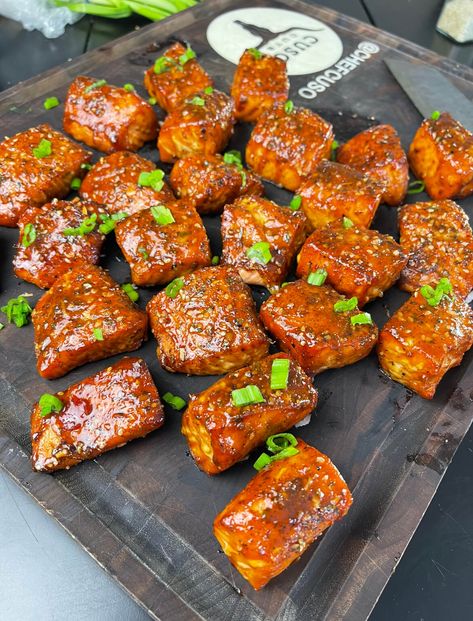 Salmon Burnt Ends Smoker, Salmon Burnt Ends, Cubed Salmon, Beef Burnt Ends, Salmon Smoker, Bacon Wrapped Salmon, Easy Smoker Recipes, Good Fish, Traeger Grill Recipes