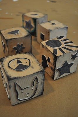 Making foam stamp blocks using self-adhesive craft foam and wooden blocks. Great for kids (and adults too!) Japan Pattern, Foam Stamps, Hand Carved Stamps, Craft Foam, Stamp Carving, Handmade Stamps, Fabric Stamping, Golden Apple, Stamp Blocks