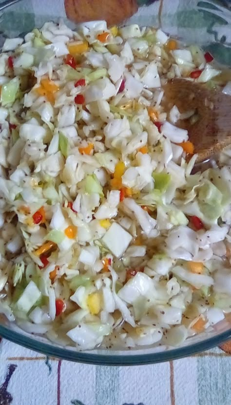 Amish Slaw Recipe, Homemade Slaw, Rolled Sandwiches, Summer Veggies, Vegetarian Cabbage, Slaw Recipes, Amish Recipes, Coleslaw Mix, Spring Salad