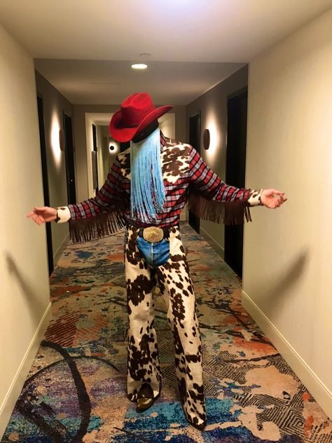 Glam Cowboy, Outfit Themes, Orville Peck, Cowboy Carter, Cowboy Outfit, Black Cowboys, Halloween Makeup Diy, Pop Art Fashion, Cowboy Costume