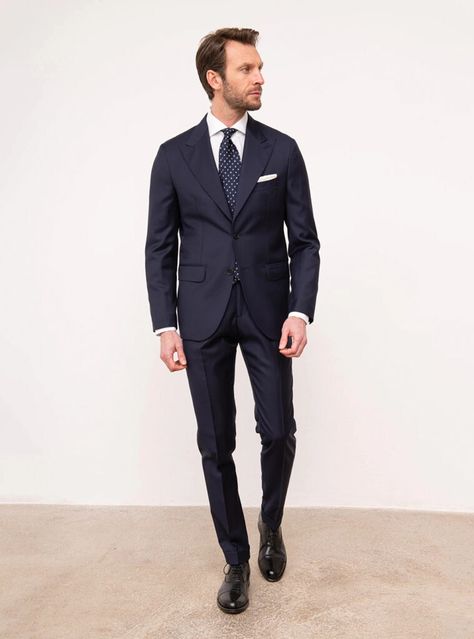 A sophisticated navy suit and white dress shirt, accented by a detailed navy foulard tie and classic black Oxford shoes. A flawless combination for a commanding and stylish presence at any formal occasion. Black Oxford Shoes, Suit White, White Dress Shirt, Men's Outfits, Black Oxfords, Navy Suit, White Shirt Dress, Formal Occasion, Deep Blue