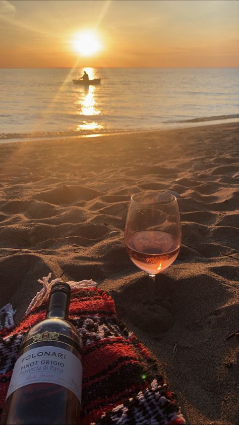 Blood Donation Posters, Romantic Beach Picnic, Dream Dates, Wine Photography, Wine Down, Beach Night, Summer Wines, Romantic Beach, Country Scenes