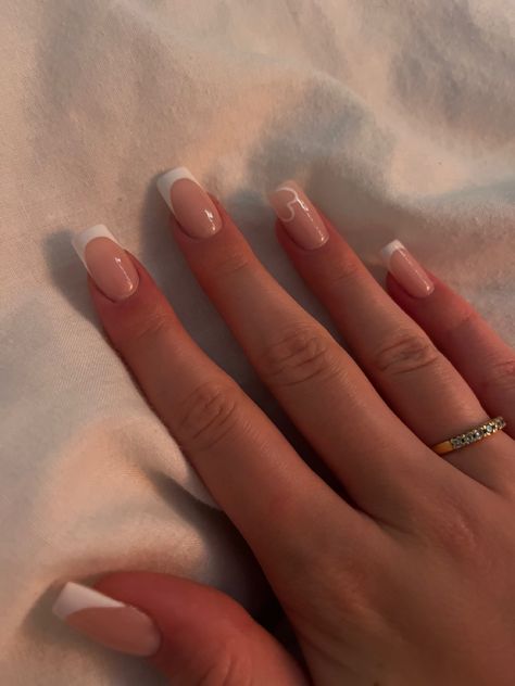 18th Birthday Nails Ideas Simple, White And Neutral Nails, Confirmation Nail Ideas, Nails Basic Design, Nude Classy Nails, White French Tip Nails With Design Ideas, Simple Nails French Tip, Basic French Tip Nails, Natural Nails French Tip