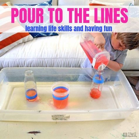 Water Play Table for Pouring Pouring Station, Simple Toddler Activities, Water Play Activities, Simple Paint, Measurement Activities, Eyfs Activities, Nursery Activities, Water Table, Preschool Science