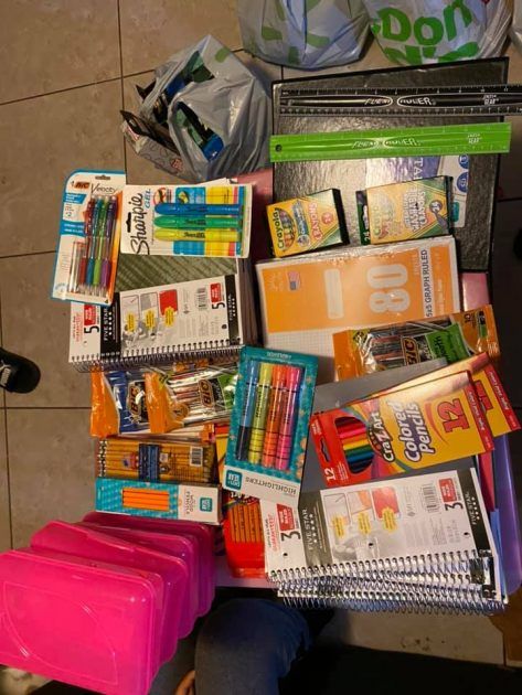 Walmart School Supplies, School Supplies Haul, School Supplies Elementary, Pretty School Supplies, School Equipment, After School Routine, School Bag Essentials, High School Survival, Backpack Organization