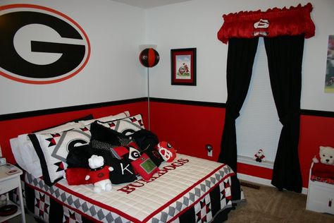 Valence with Long Black Curtains Georgia Bulldog Room, Georgia Bulldogs Decor, Bulldog Decor, Media Room Design, Georgia Bulldog, Dreams Beds, My Space, Boy Bedroom, Big Boy Room