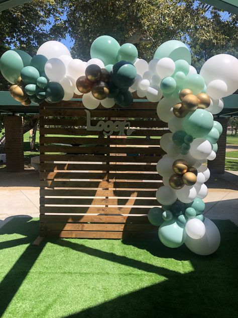 Wood Backdrop With Balloons, Backdrop With Balloon Garland, Baloon Garland, Baby Shower Party Themes, Farmhouse Desk, Green Baby Shower, Shower Backdrop, Wood Backdrop, Baby Shower Photos