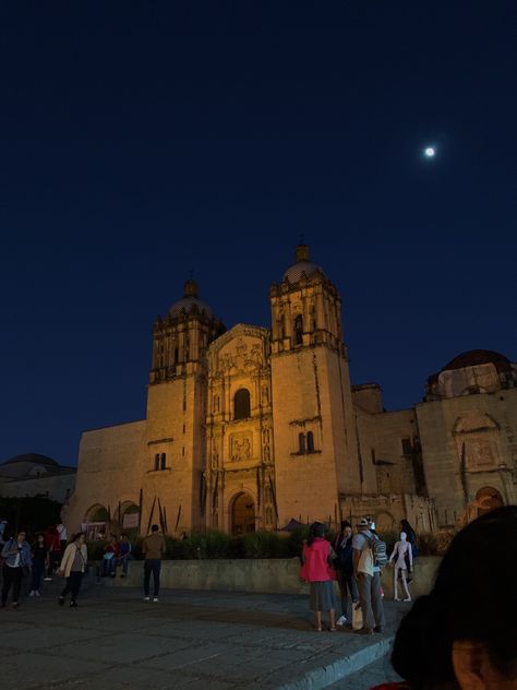 Templo de Santo Domingo #mexico #oaxaca #mexicana #pueblo #iglesia Mexican Pueblo Aesthetic, Mexico Pueblo Aesthetic, Oaxaca Mexico Aesthetic, Keys Aesthetic, Core Wallpaper, Mexican Architecture, Mexican Culture, Travel Aesthetic, Northern California