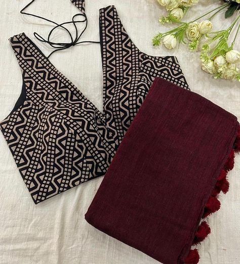 Plain Cotton Saree, Ajrakh Blouse, Print Blouse Design, Kalamkari Blouse Designs, Exclusive Blouse Designs, Cotton Sleeveless Blouse, Sleeveless Blouse Designs, Kalamkari Blouse, Maroon Saree