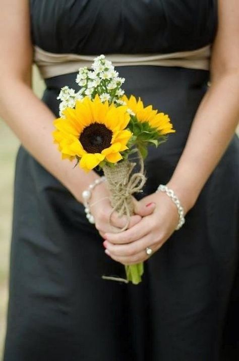 Small wedding bouquets for spring summer weddings / http://www.himisspuff.com/posy-small-wedding-bouquets/3/ Purple Bridesmaid Bouquets, Wedding Bridesmaid Bouquets, Small Wedding Bouquets, Sunflower Wedding Bouquet, Sunflower Themed Wedding, Sunflower Bouquet, Purple Bridesmaids, Sunflower Bouquets, Fall Wedding Bouquets