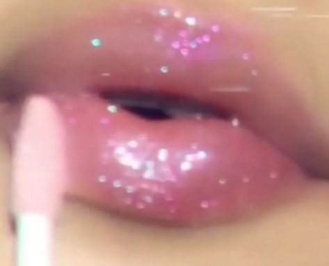 Pink Glitter, Makeup Looks, Lips, Glitter, Makeup, Pink, White, Beauty, Make Up