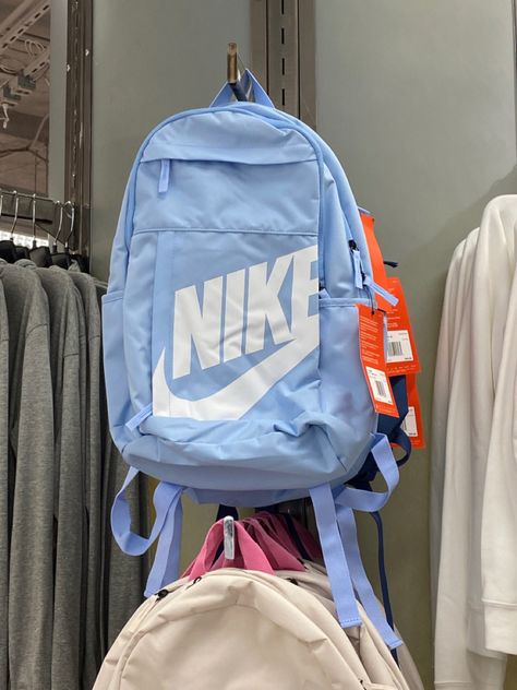 Blue Nike Backpack, Nike School Backpacks, Backpack Jansport, Mochila Nike, School Backpack Essentials, Pretty School Supplies, Seni Pop, Nike Backpack, Stylish School Bags