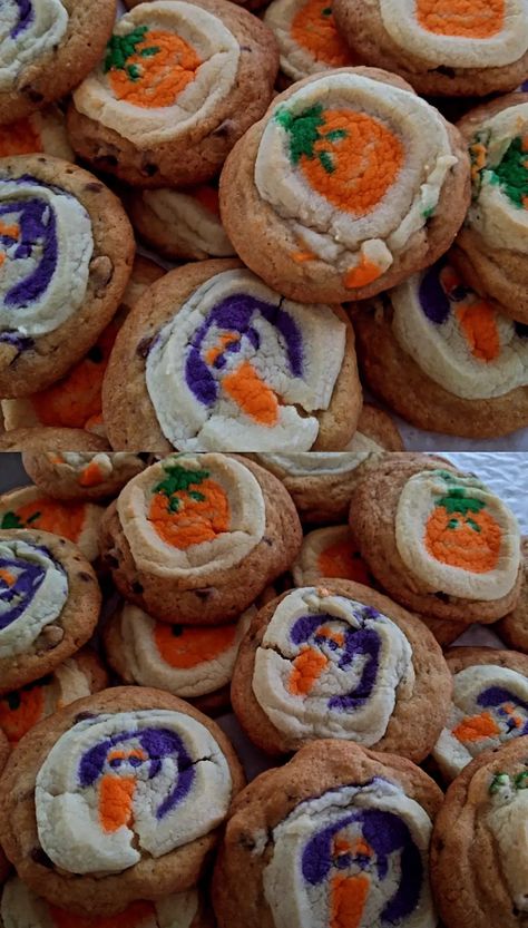 Halloween Chocolate Chip Cookies, Pillsbury Halloween Cookies, Pillsbury Cookies, Halloween Sleepover, Halloween Cookie Recipes, Halloween Date, Halloween Sugar Cookies, Halloween Movie Night, Halloween Chocolate