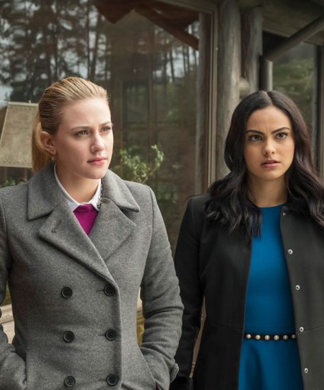 Riverdale Betty And Veronica, Casual Wedding Suit, Betty Cooper Outfits, Archie Comics Characters, Riverdale Betty, Camilla Mendes, The Hills Have Eyes, Betty And Jughead, Betty And Veronica