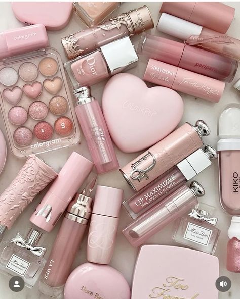 Cutesy Makeup, Koleksi Makeup, Girly Makeup, Makeup Bag Essentials, Sephora Skin Care, Fancy Makeup, Pretty Skin Care, Dior Makeup, Pink Girly Things