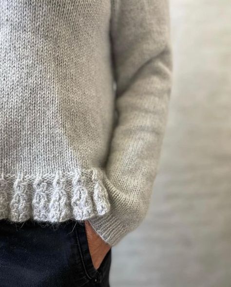 Önling on Instagram: "Chili ruffle sweater 🤍 A soft knit in Önling No 1 with a slightly oversized fit and a ruffled hem. Sweater is designed by @katrinehannibal and includes finished chest size 90-128 cm // 35.5-50.0 inches. Pattern explains full lenght or three-quarter length sleeves. Chili can also be knitted in a lighter version, worked in 2 strands of Önling No 12 (cotton and wool mix) a wonderfully light quality for most seasons. #oenling #önlingyarn #makersgonnamake #handmade #handkni Ruffle Sweater, Hem Sweater, Chest Size, Soft Knits, Slow Fashion, Three Quarter, No 1, Hand Knitting, Knitting Patterns