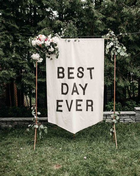 Backyard Wedding Reception Ideas Diy, Backyard Wedding Reception Ideas, Creative Wedding Sign, Vintage Simple Wedding Dress, Backyard Wedding Reception, First Dance Photos, Neutral Wedding Flowers, Wedding Backyard Reception, Wedding Reception Ideas