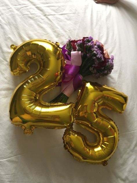 25 Birthday Astethic, 25 Birthday Theme For Her, Happy Birthday 25 Years Girl, Birthday 25 Years Ideas, 25 Birthday Aesthetic, 25th Birthday Aesthetic, 25 Birthday Photoshoot, Birthday 25 Years, 25 Birthday Ideas