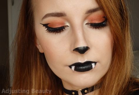 Cute Bat Halloween Makeup Bat Makeup, Halloween Party Makeup, Unique Halloween Makeup, Maquillage Halloween Simple, Bat Halloween Costume, Makeup Zombie, Halloween Make-up Looks, Halloweenský Makeup, Bat Costume