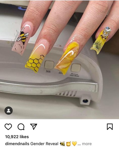 Bee Theme Nails, Bee Themed Nails, Bee Acrylic Nails, Baby Shower Nails Boy, Maternity Nails, Bee Gender Reveal Party, Bumble Bee Nails, Marvel Nails, Bee Themed Gender Reveal