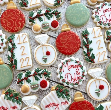 Christmas Cookies Wedding, Christmas Party Cookies Decorated, Christmas Wedding Shower Cookies, Bridal Shower Ideas Christmas Themed, Christmas Wedding Desserts, Wedding Christmas Cookies, Christmas Bridal Shower Food, Christmas Bridal Shower Cookies, Christmas Wedding Cookies Decorated