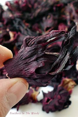 Hibiscus can be used for several health and beauty issues Benefits Of Hibiscus, Paper Face Mask, Speed Up Your Metabolism, Natural Botox, Flower Skin, Dried Hibiscus Flowers, Orange Clove, Health Heal, Beauty And Health