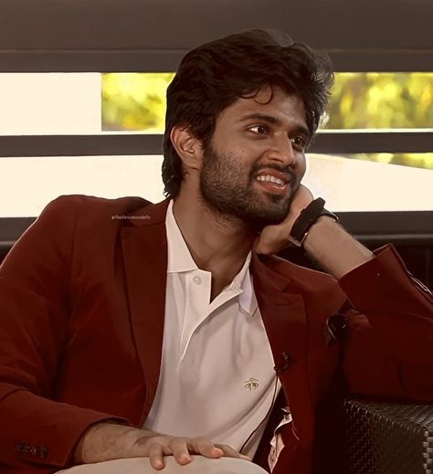 Vijay Devarakonda Aesthetic, Vijay Devarakonda Arjun Reddy, Vijay Deverkonda, Molecule Art, South Actors, Arjun Reddy, South Hero, Bath Garden, Photography Female