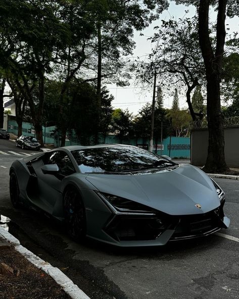 Aesthetic Lamborghini, Cars Ferrari, Batman Pictures, New Luxury Cars, Fast Sports Cars, Overcoming Obstacles, Fashion Suits For Men, Chase Your Dreams, Money And Happiness