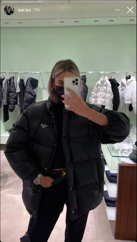 Girls Winter Jackets, Black Puffer, Wedding Poses, Fall Looks, Aesthetic Outfits, Dream Wardrobe, Aesthetic Clothes, Down Jacket, Celebrity Style