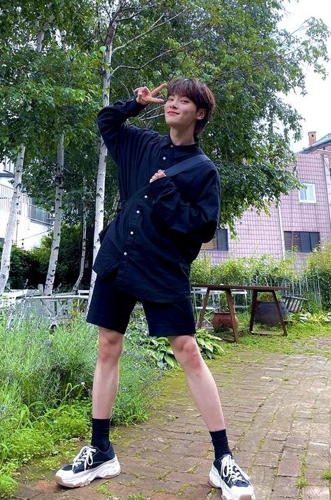 Stray Kids Converse Run Star Hike, Converse Style Mens, Stray Kids Converse, Skz Converse, Jeongin Ootd, Converse Run Star Hike Outfit, Spring Outfits Kids, Converse Fits, Stray Kids Fashion