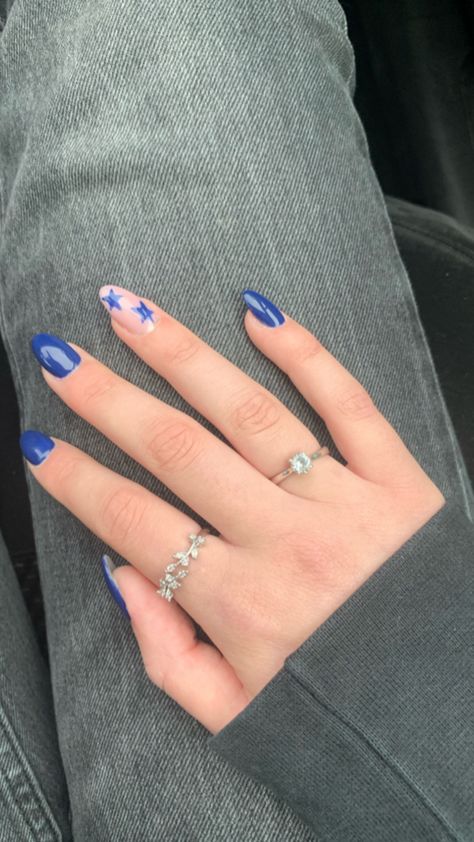 Navy Blue Nails With Design, Nail Art Court, Nails Art Bleu, Coldplay Nails, Nails Sommer, Black And Blue Nails, Nail Art Bleu, Square Gel Nails, Navy Blue Nails