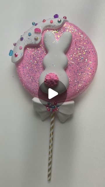 Lauren Drezek on Instagram: "Let’s turn this styrofoam disk into a cute whimsical Easter lollipop 🍭   #fakebakes#fakebake#lollipop#fakecandy#diyprojects#diycrafts#tutorial#create#clay#clayart#makersgonnamake#etsy#smallbusiness#glittzandgluefoamclay#easter#easterdecor#trending#eastercandy#bunny#easterbasket#dollartreediy#easterinspiration#creativeminds" Fake Bake Easter, Candy Aesthetic Lollipop, Fake Sweets, Lollipop Sticks, Fake Bake, Lollipop, Making Out, Projects To Try, Easter