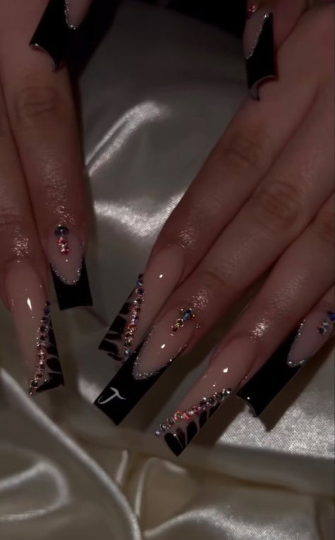 Black Glam Nails Sparkle, Black Nail Designs With Rhinestones, Black Bling Acrylic Nails, Black Glam Nails, Nagel Inspiration, Goddess Nails, Bedazzled Nails, Dark Goddess, Green Acrylic Nails