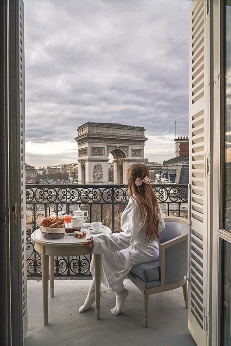 Best View Hotels in Paris - Ei Ei Dior Europe Travel Best View Hotel, Paris Balcony, Underground Pool, Boutique Hotel Paris, Famous Monuments, Paris Luxury, Beautiful Paris, Romantic Anime Couples, Paris Photography