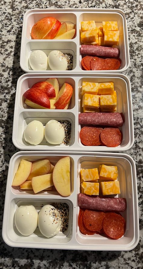 Meal Prep With Boiled Eggs, Easy Cheap Diet Meals, Boiled Eggs Snack Ideas, College Make Ahead Meals, Salami And Cheese Lunch Ideas, Hard Boiled Eggs Lunch Ideas, Hard Boiled Eggs Meal Prep, High Protein Food Plan, Lunch Ideas With Boiled Eggs