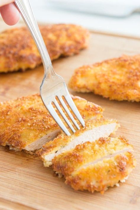 Dinner in 15 minutes! Parmesan Crusted Chicken is a quick and easy recipe to make for busy weeknights! Parmesan Crusted Chicken, Crispy Fried Chicken, Parmesan Crusted, Crusted Chicken, Chops Recipe, Recipe Chicken, Breaded Chicken, Chicken Parmesan, Perfect Food