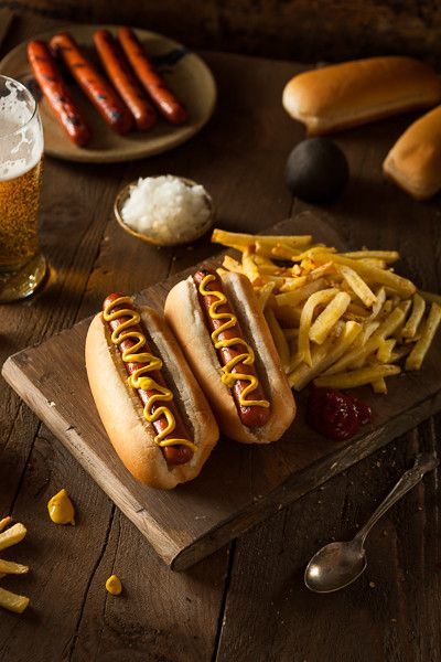 American Food Photography, Hot Dog Food Photography, Hot Dogs Photography, Hot Dog Photography, American Hot Dog, Grilling Hot Dogs, Gourmet Hot Dogs, Food Photoshoot, Bbq Beef