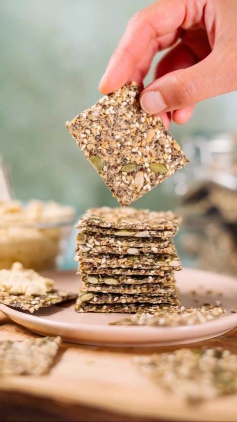 Kathryn Alexandre | Vegan Recipes on Reels Seeds Crackers, Pumpkin Hummus Recipe, Seed Crackers Recipe, Flaxseed Meal, Seed Crackers, Healthy Crackers, Chocolate Chip Granola Bars, Protein Rich Snacks, Pumpkin Hummus