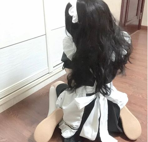 Maid Cosplay, Maid Outfit, Seductive Clothes, Maid Dress, Cute Poses, Pretty Selfies, Couple Aesthetic, Cute Couples Goals, Girl Face