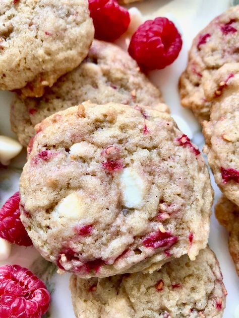 Cookie Recipes Peanut Butter Chocolate, White Chocolate Raspberry Cookies, Raspberry Chocolate Chip Cookies, Chocolate Raspberry Cookies, Raspberry White Chocolate Cookies, Raspberry Cookie Recipes, Bakery Aesthetic, Berry Cookies, Baking Therapy