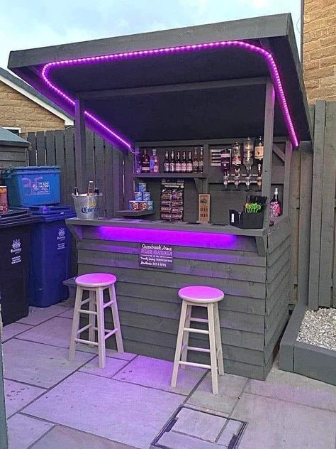 Garden Bars, Diy Outdoor Bar, Bar Shed, Outside Bars, Desain Pantry, Outdoor Patio Bar, Backyard Bar, Stall Designs, Diy Backyard Landscaping