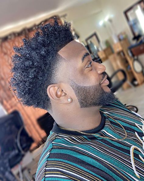 High Taper Fade Haircut, Curly Hair Taper, High Taper Fade, Afro Hairstyles Men, Curly Hair Fade, Taper Fade Haircut, Taper Fade, Boys Haircuts, Fade Haircut