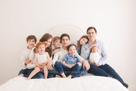 Family Of 7 Newborn Pictures, Indoor Newborn Family Pictures With Siblings, 7 Siblings Photography, Diy Newborn Pictures At Home With Siblings, Newborn Lifestyle Photography With Sibling, Newborn Session With Older Siblings, In Home Newborn Session With Older Siblings, Sibling Photography Newborn, Lifestyle Posing