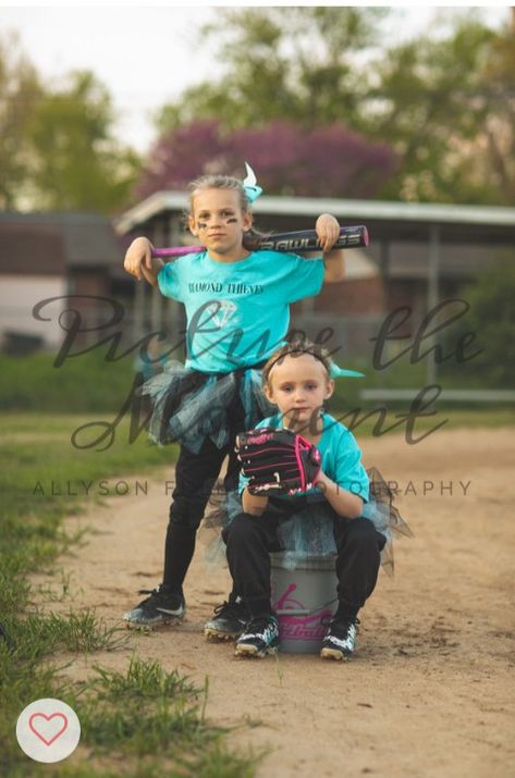 Softball Poses For Pictures Photo Ideas, Sister Softball Pictures, Softball Poses With Friends, Sister Softball Poses, Brother Baseball Pictures, Sibling Softball Pictures, Sibling Baseball Softball Pictures, Softball Buddy Pictures Ideas, Softball Friend Pictures