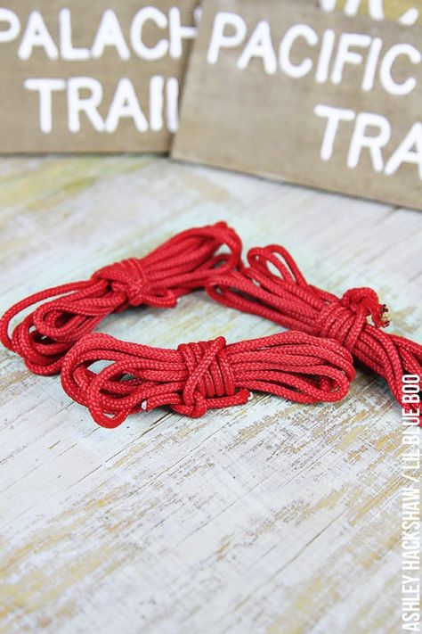 Easy DIY Rock Climbing themed Rope ornaments Diy Camping Ornaments, Rope Ornaments, Camp Christmas, Kentucky Christmas, Camping Ornaments, Christmas Camping, Camping Christmas, Recycled Christmas, Themed Ornaments