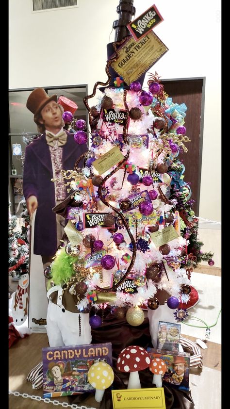 Charlie And The Chocolate Factory Christmas Tree, Willy Wonka Tree, Willy Wonka Christmas Decorations, Willy Wonka Christmas Tree, Wonka Christmas Tree, Wonka Christmas, Grinchmas Tree, Willie Wonka, Wonka Party